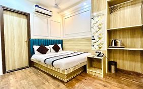 Hotel Red Stone Inn Walkable From New Delhi Railway Station